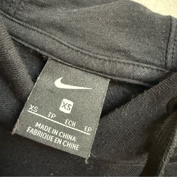 Nike Women’s Black Hoodie - Picture 3 of 4